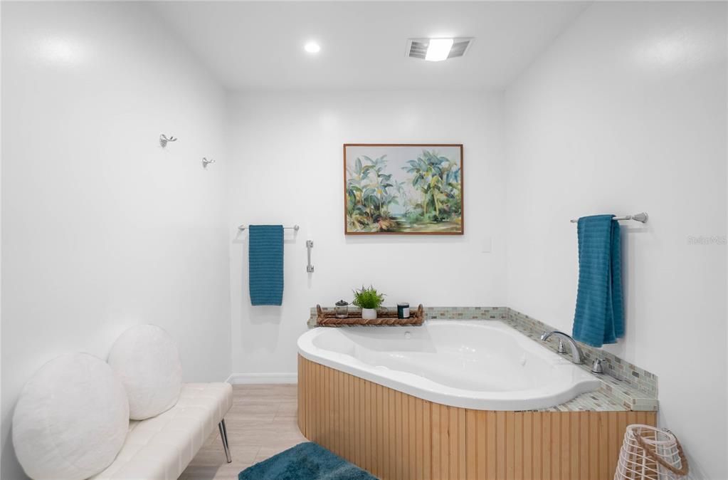 For Sale: $379,500 (4 beds, 2 baths, 2154 Square Feet)