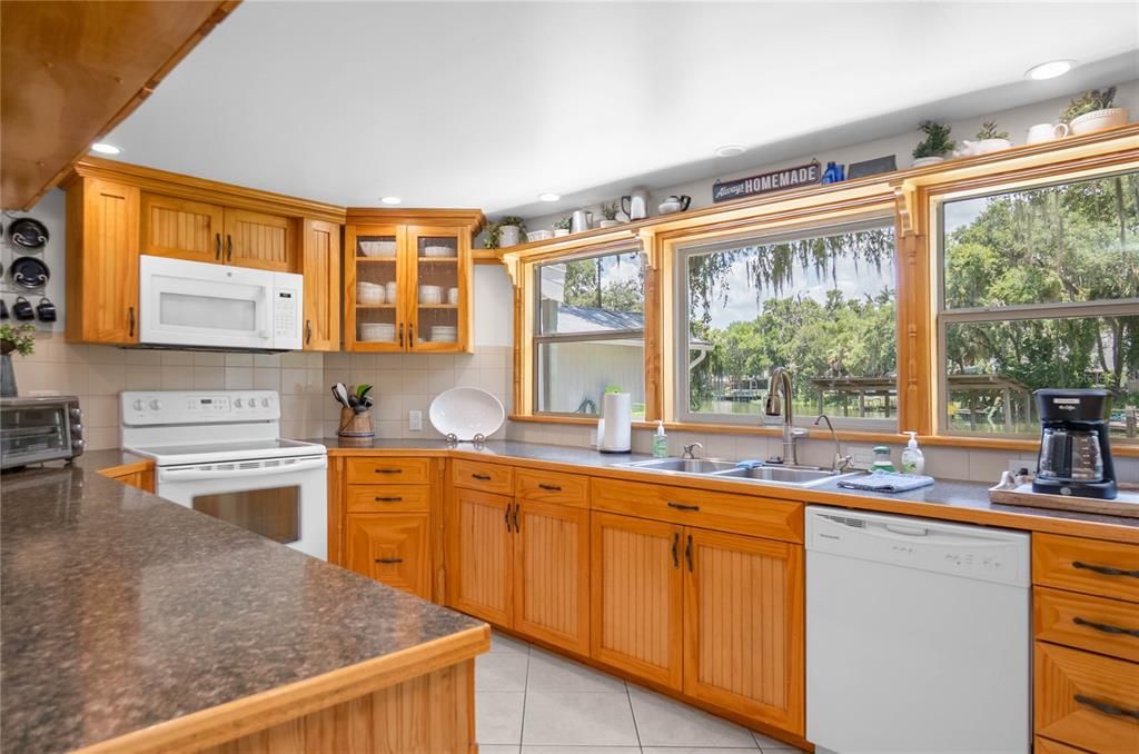 For Sale: $379,500 (4 beds, 2 baths, 2154 Square Feet)