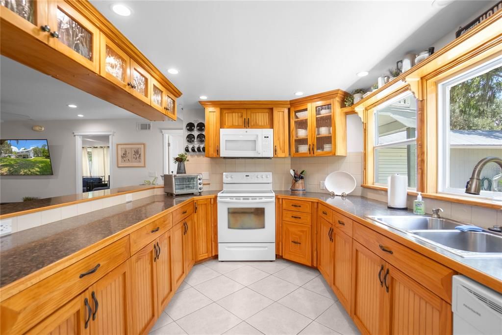 For Sale: $379,500 (4 beds, 2 baths, 2154 Square Feet)