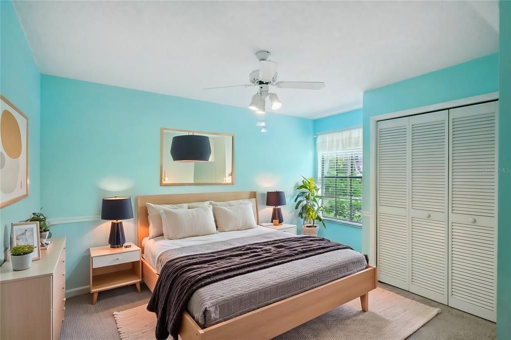 Под контрактом: $579,000 (4 спален, 2 ванн, 1878 Квадратных фут)