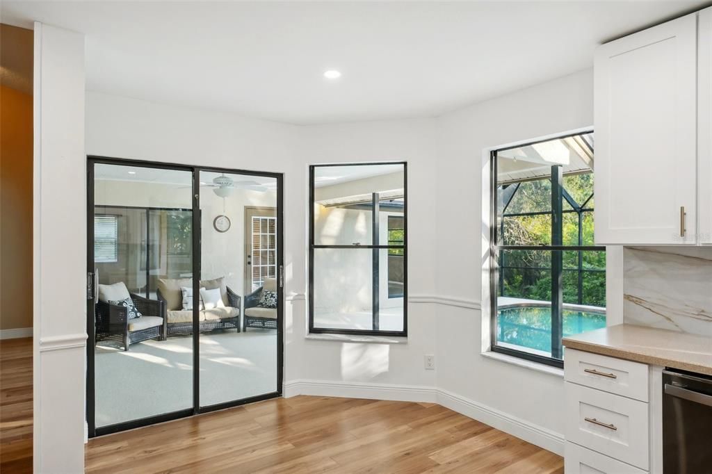 Под контрактом: $579,000 (4 спален, 2 ванн, 1878 Квадратных фут)