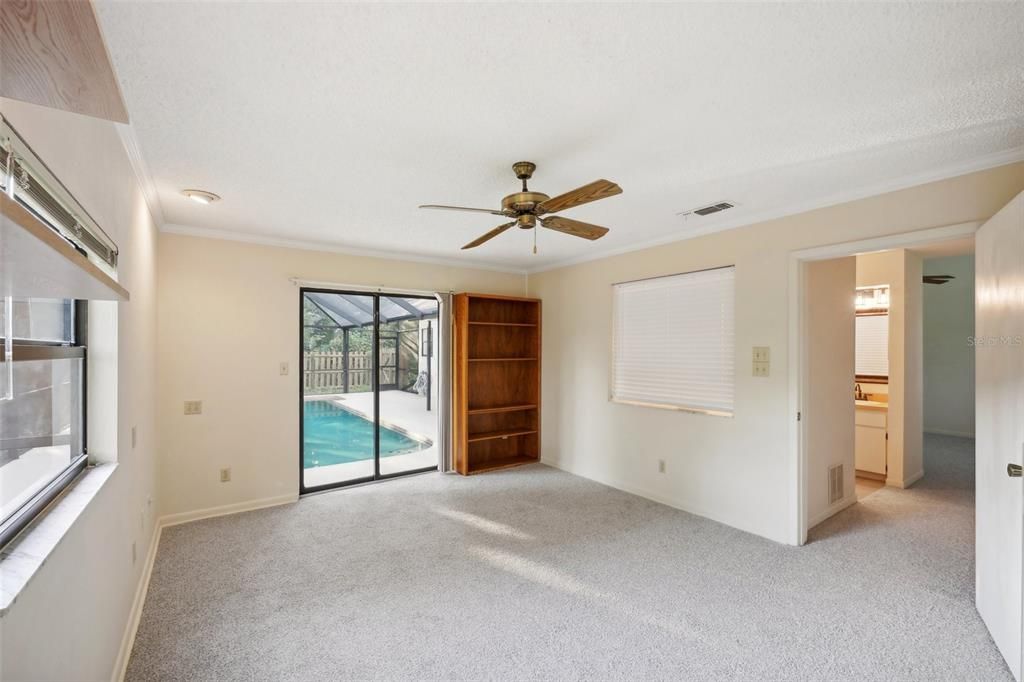 Под контрактом: $579,000 (4 спален, 2 ванн, 1878 Квадратных фут)