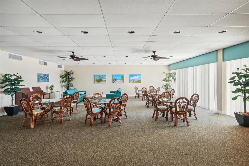 待售: $640,000 (3 贝兹, 3 浴室, 2435 平方英尺)