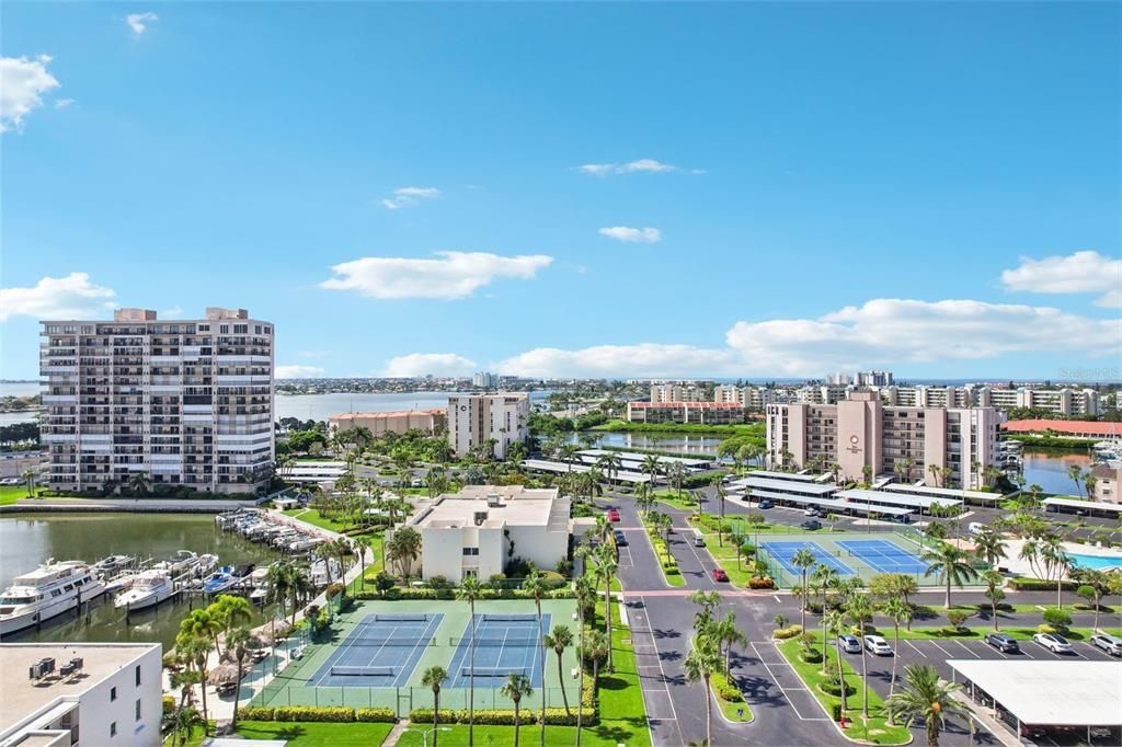 待售: $640,000 (3 贝兹, 3 浴室, 2435 平方英尺)