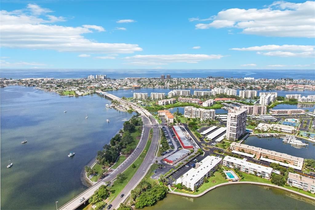 待售: $640,000 (3 贝兹, 3 浴室, 2435 平方英尺)