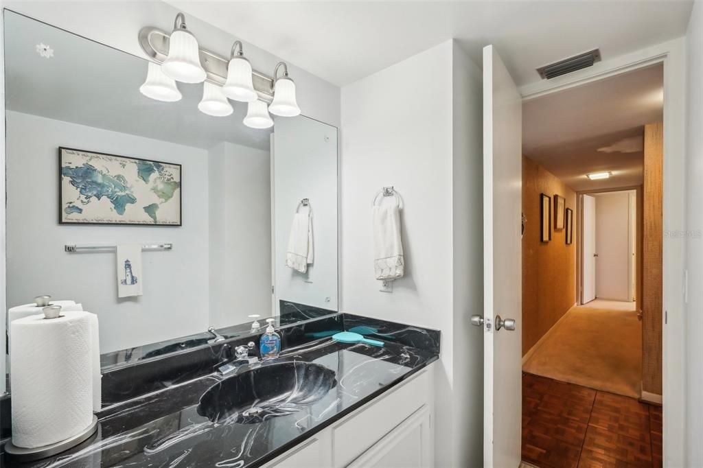 待售: $640,000 (3 贝兹, 3 浴室, 2435 平方英尺)