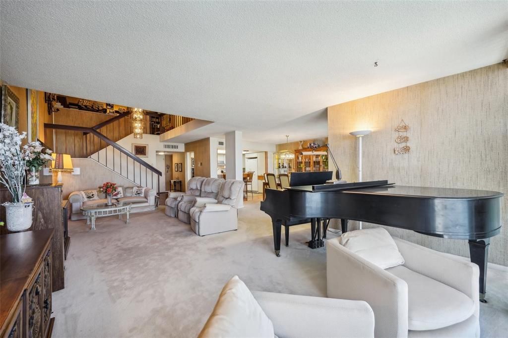 待售: $640,000 (3 贝兹, 3 浴室, 2435 平方英尺)