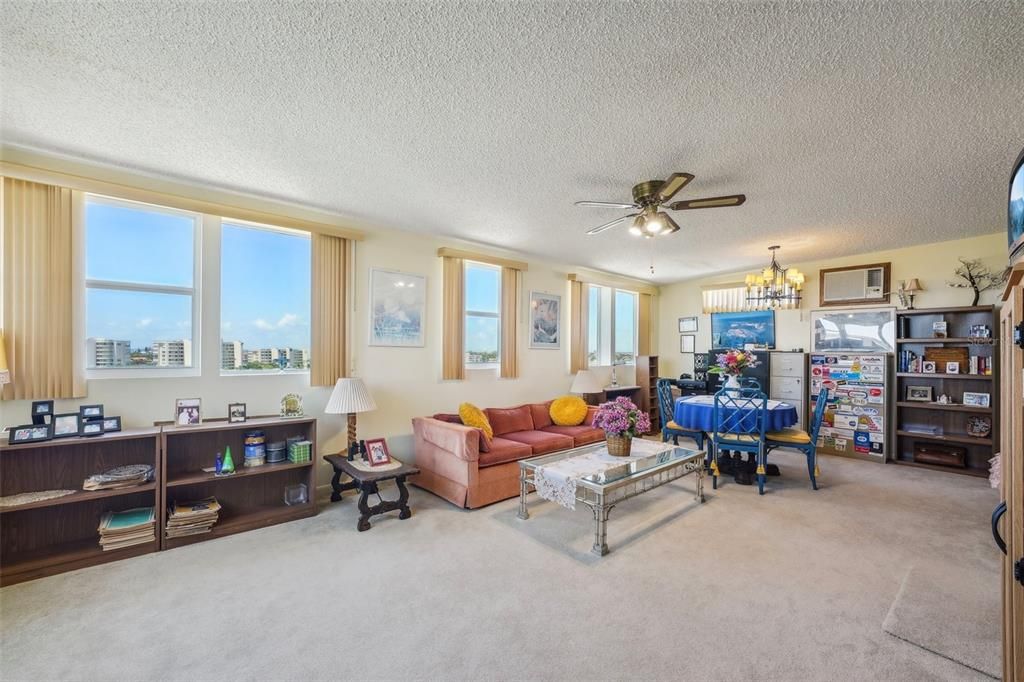 待售: $640,000 (3 贝兹, 3 浴室, 2435 平方英尺)