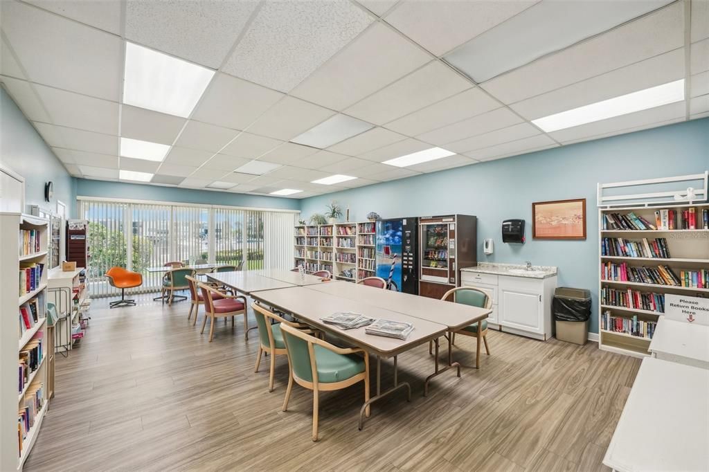 待售: $640,000 (3 贝兹, 3 浴室, 2435 平方英尺)