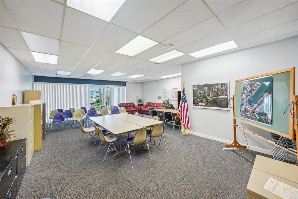 待售: $640,000 (3 贝兹, 3 浴室, 2435 平方英尺)