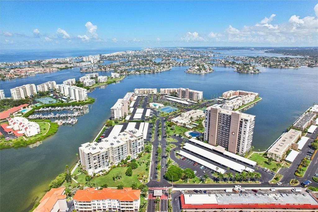 待售: $640,000 (3 贝兹, 3 浴室, 2435 平方英尺)