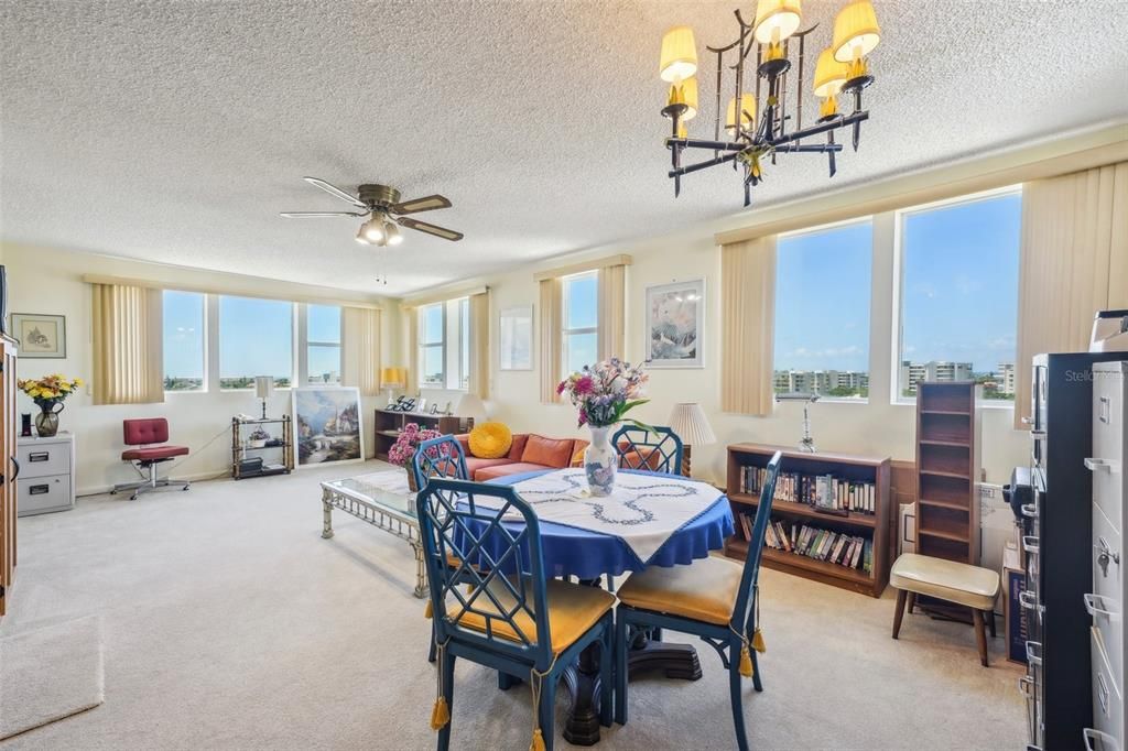 待售: $640,000 (3 贝兹, 3 浴室, 2435 平方英尺)