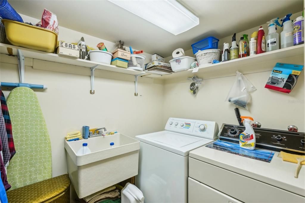 待售: $640,000 (3 贝兹, 3 浴室, 2435 平方英尺)