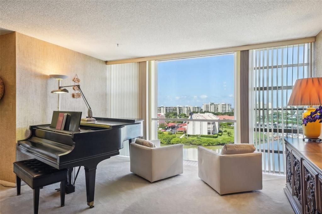 待售: $640,000 (3 贝兹, 3 浴室, 2435 平方英尺)