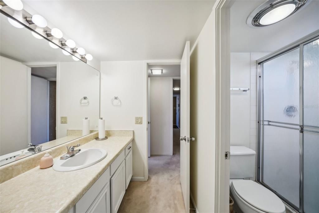 待售: $640,000 (3 贝兹, 3 浴室, 2435 平方英尺)