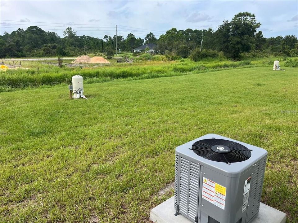 For Rent: $1,650 (3 beds, 2 baths, 1011 Square Feet)