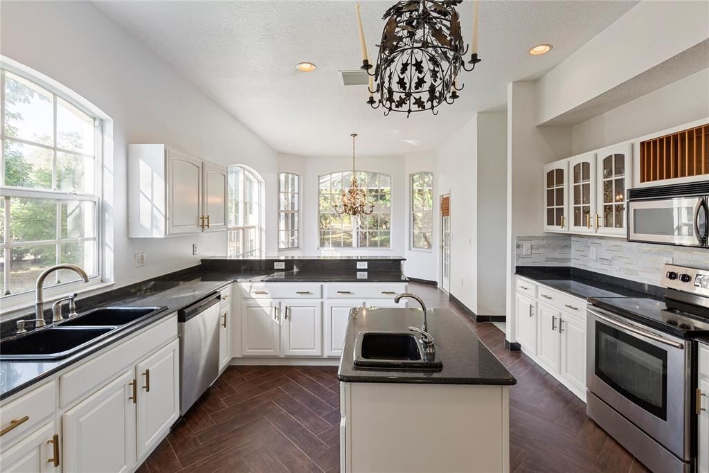 待售: $829,900 (5 贝兹, 4 浴室, 4525 平方英尺)