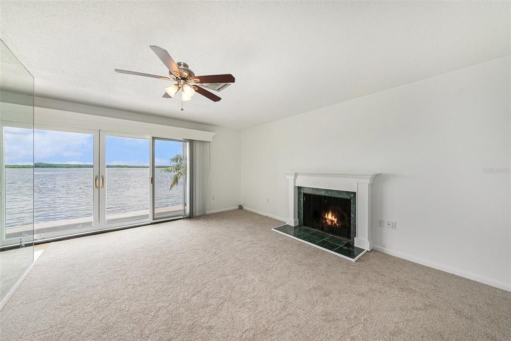 Activo con contrato: $850,000 (4 camas, 3 baños, 2324 Pies cuadrados)