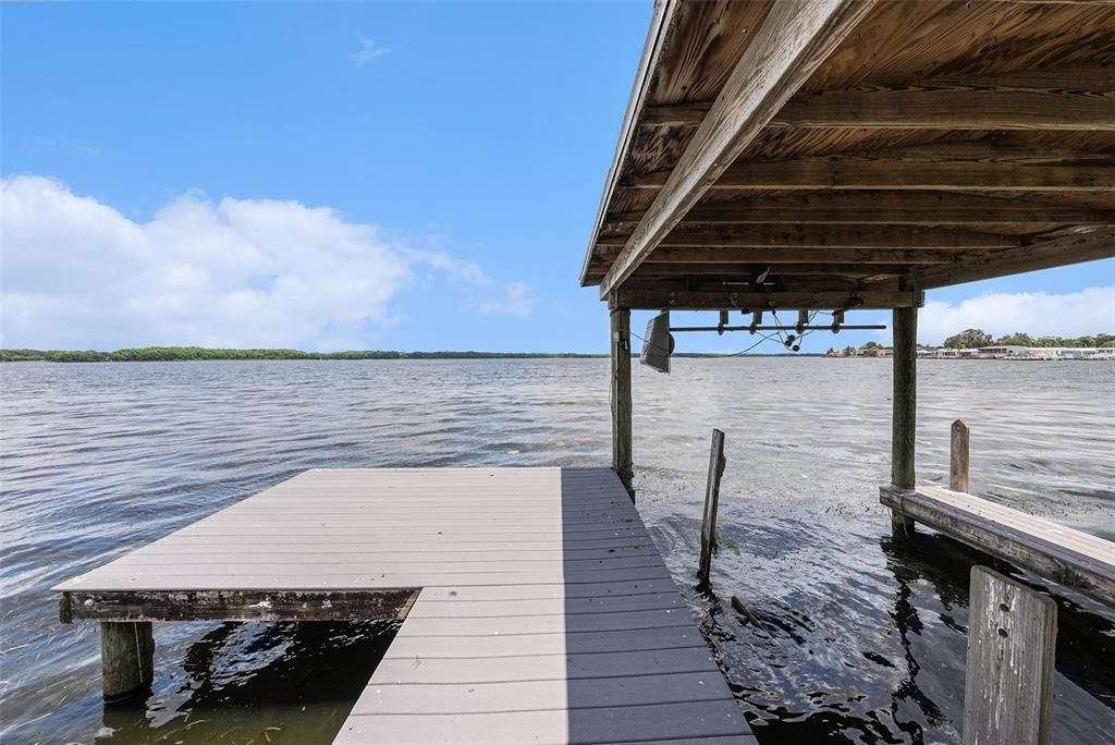 Activo con contrato: $850,000 (4 camas, 3 baños, 2324 Pies cuadrados)