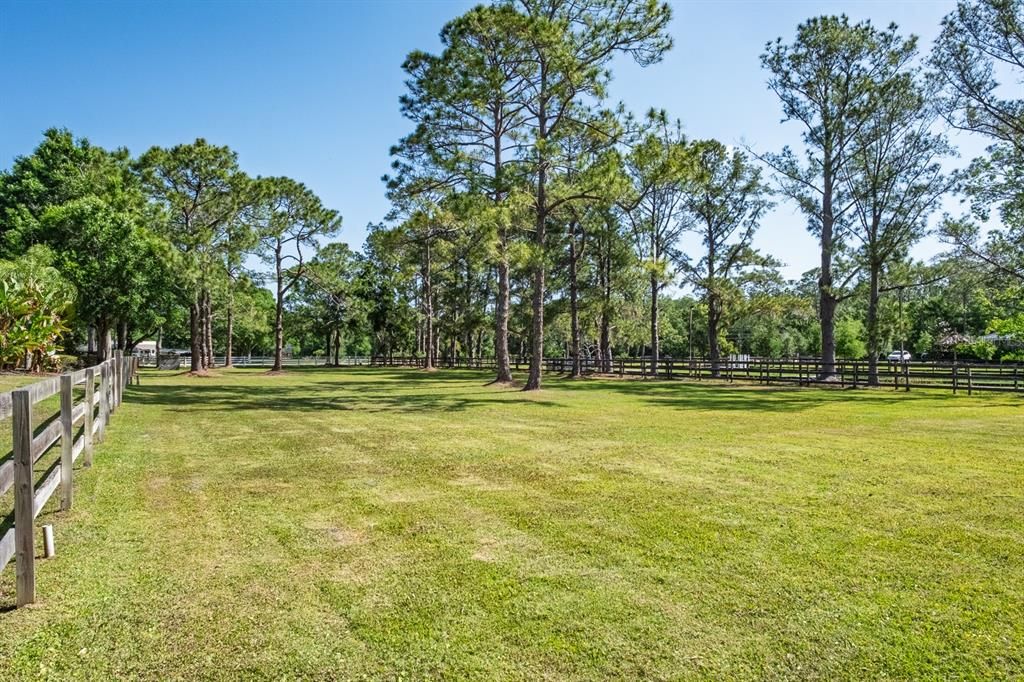 Activo con contrato: $1,875,000 (4 camas, 4 baños, 4292 Pies cuadrados)