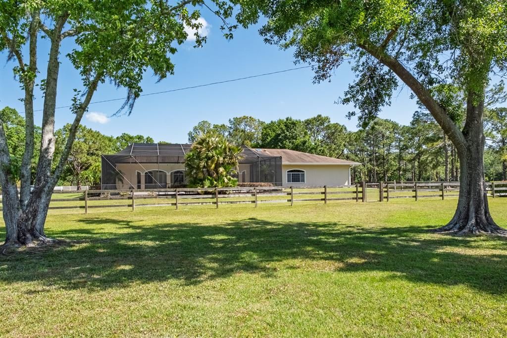 Activo con contrato: $1,875,000 (4 camas, 4 baños, 4292 Pies cuadrados)