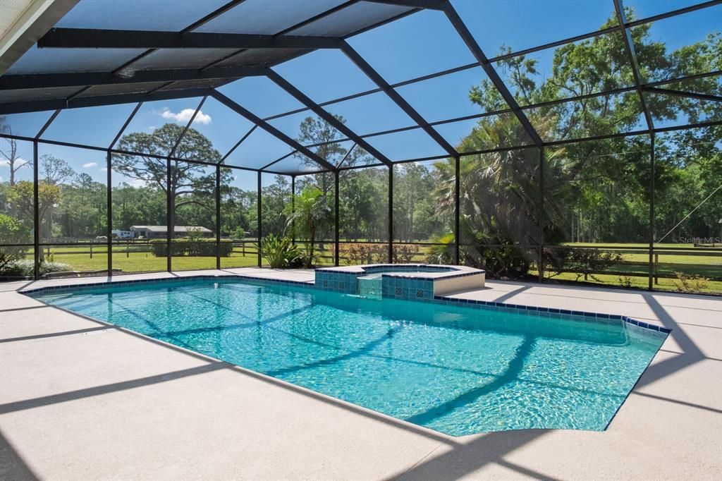 Activo con contrato: $1,875,000 (4 camas, 4 baños, 4292 Pies cuadrados)