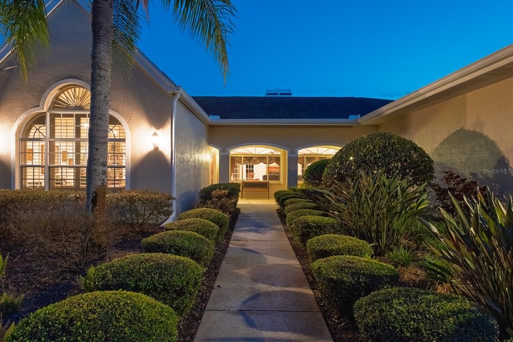 Activo con contrato: $1,875,000 (4 camas, 4 baños, 4292 Pies cuadrados)