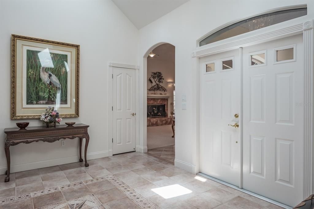 Activo con contrato: $1,875,000 (4 camas, 4 baños, 4292 Pies cuadrados)