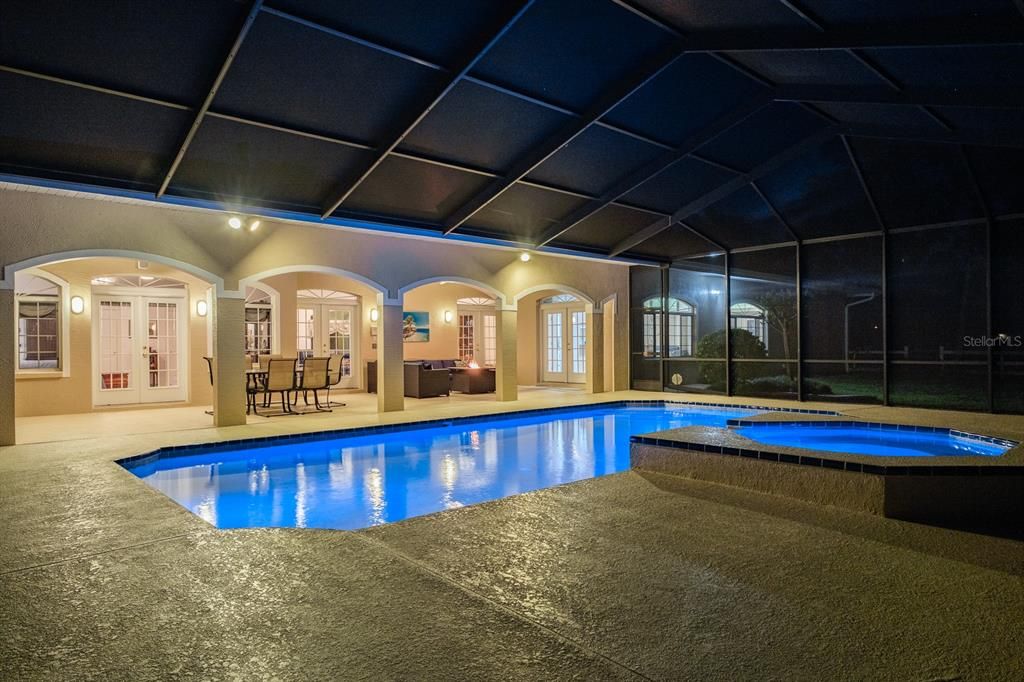 Activo con contrato: $1,875,000 (4 camas, 4 baños, 4292 Pies cuadrados)