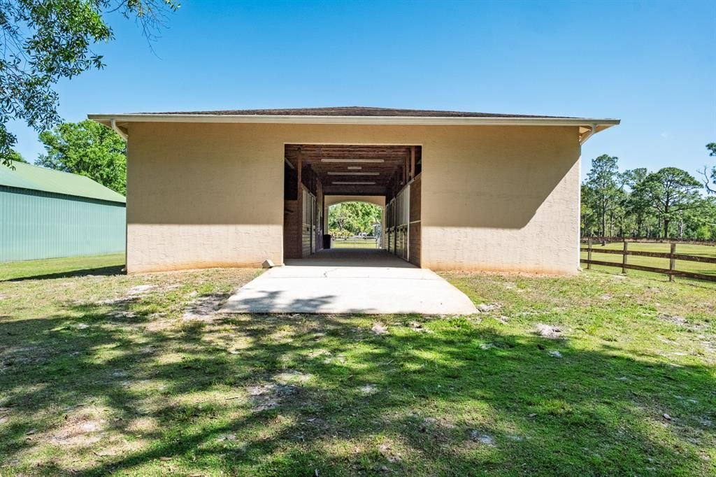 Activo con contrato: $1,875,000 (4 camas, 4 baños, 4292 Pies cuadrados)