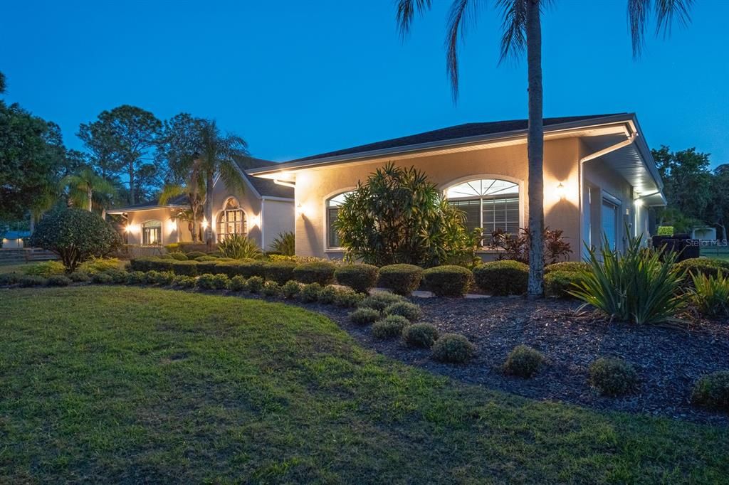 Activo con contrato: $1,875,000 (4 camas, 4 baños, 4292 Pies cuadrados)