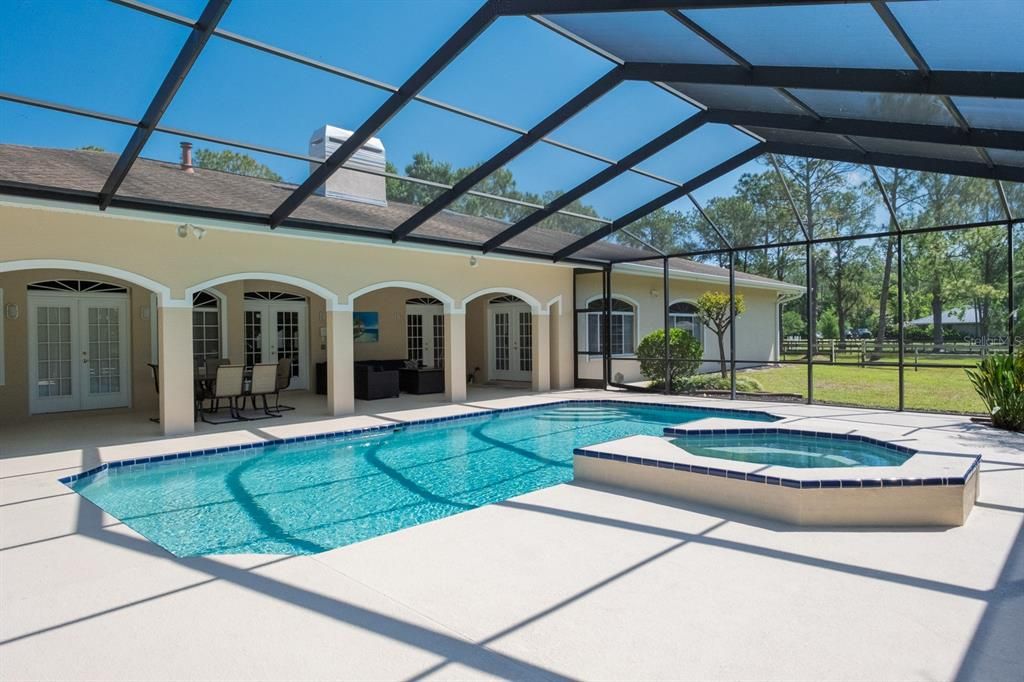 Activo con contrato: $1,875,000 (4 camas, 4 baños, 4292 Pies cuadrados)