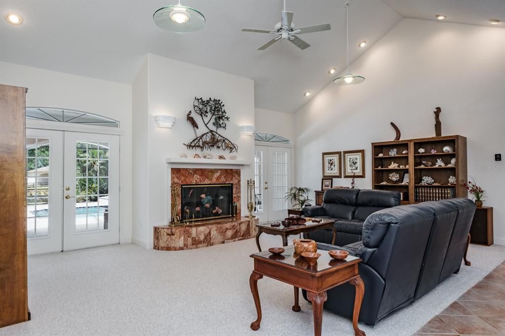 Activo con contrato: $1,875,000 (4 camas, 4 baños, 4292 Pies cuadrados)