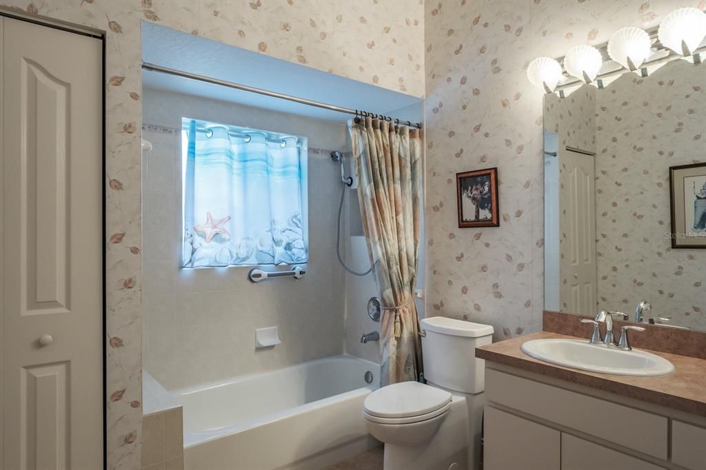 Activo con contrato: $1,875,000 (4 camas, 4 baños, 4292 Pies cuadrados)