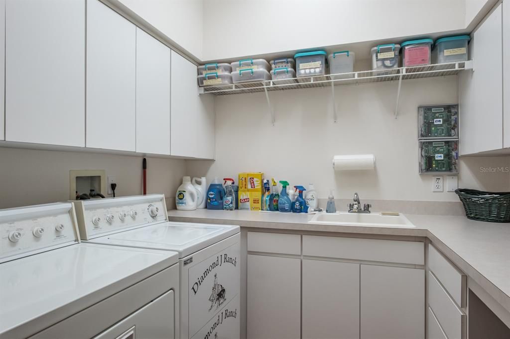 Activo con contrato: $1,875,000 (4 camas, 4 baños, 4292 Pies cuadrados)