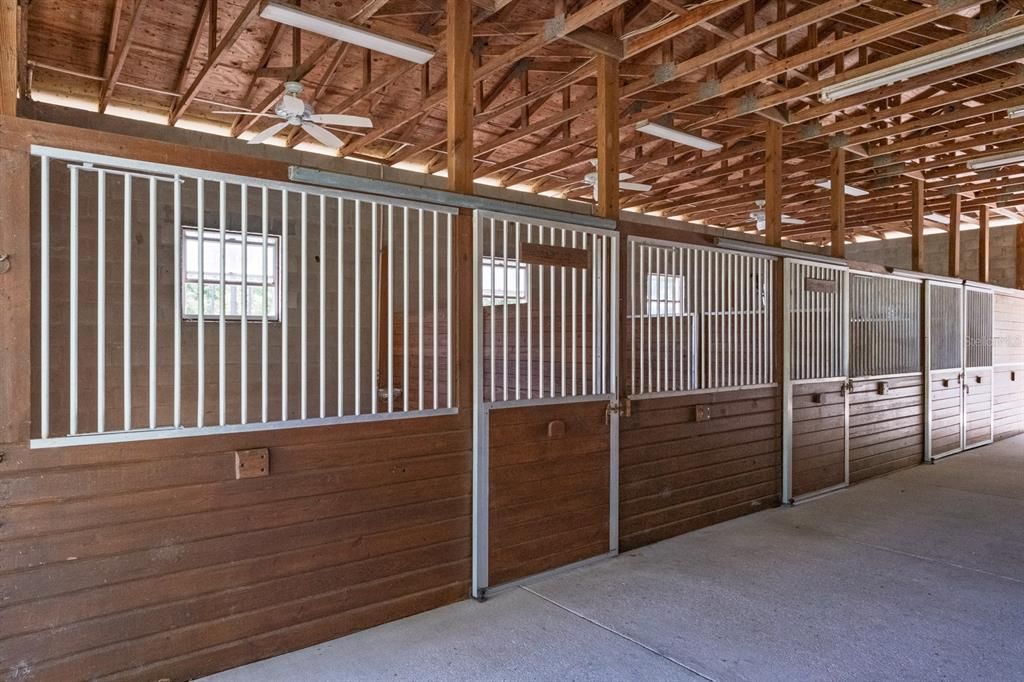 Activo con contrato: $1,875,000 (4 camas, 4 baños, 4292 Pies cuadrados)