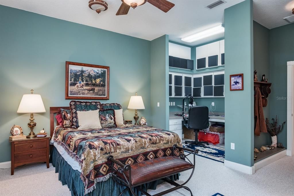 Activo con contrato: $1,875,000 (4 camas, 4 baños, 4292 Pies cuadrados)