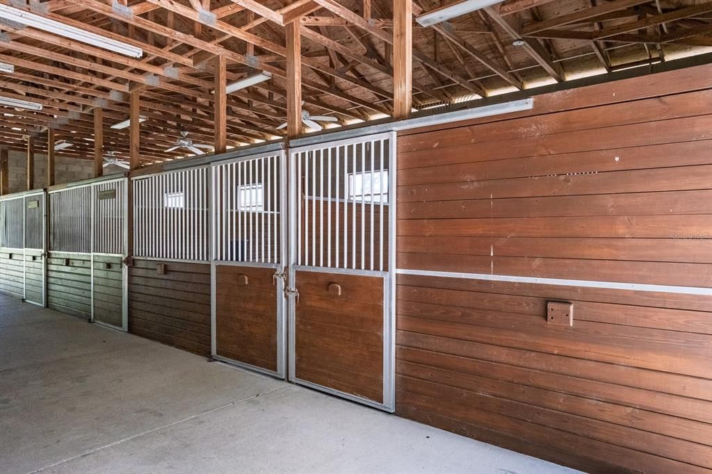 Activo con contrato: $1,875,000 (4 camas, 4 baños, 4292 Pies cuadrados)