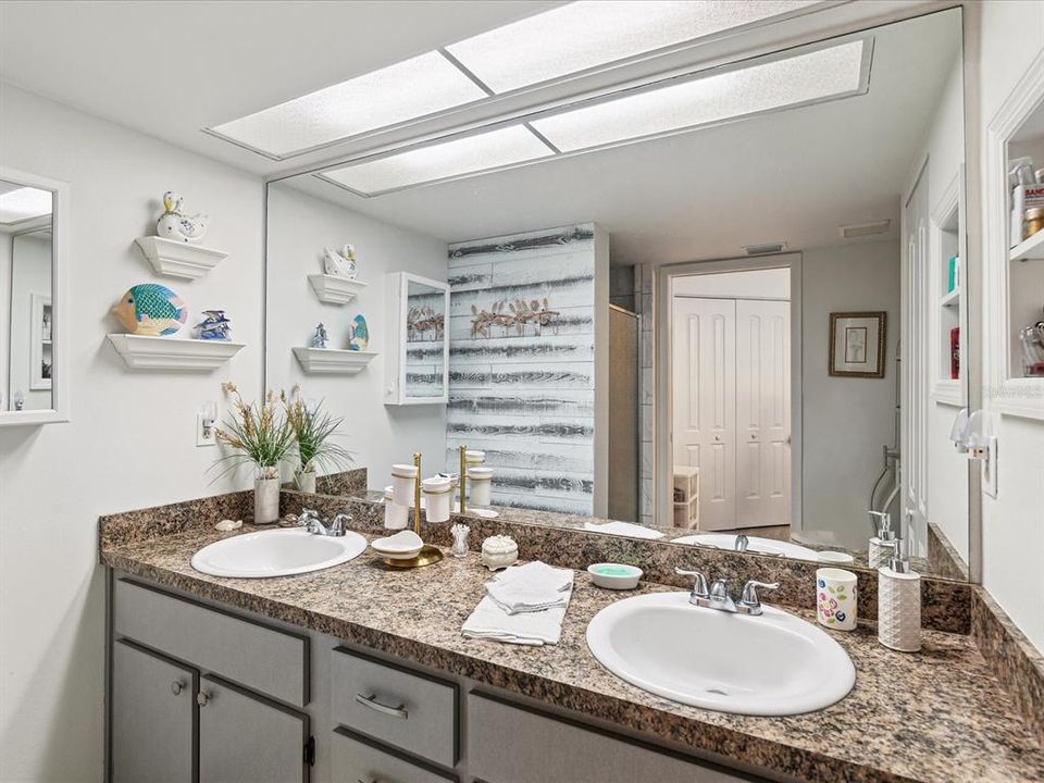 For Sale: $179,800 (2 beds, 2 baths, 1542 Square Feet)