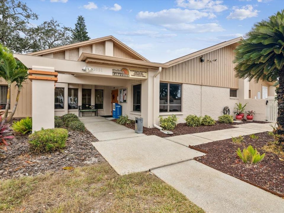 For Sale: $179,800 (2 beds, 2 baths, 1542 Square Feet)