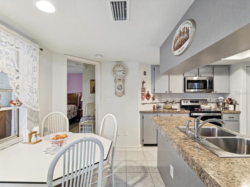 For Sale: $179,800 (2 beds, 2 baths, 1542 Square Feet)