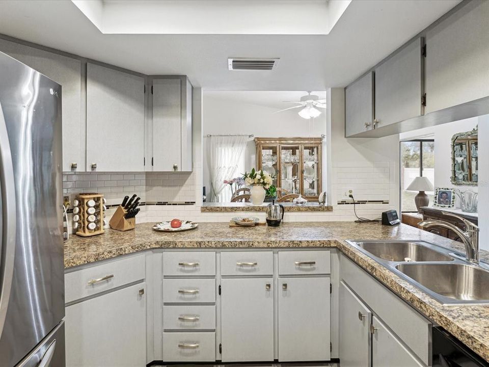 For Sale: $179,800 (2 beds, 2 baths, 1542 Square Feet)