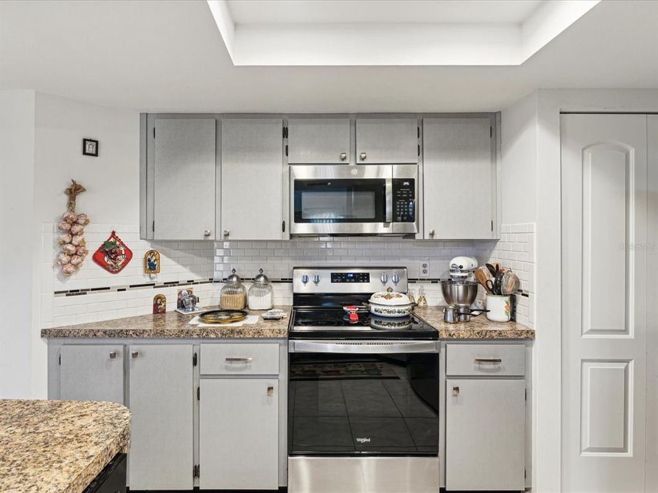 For Sale: $179,800 (2 beds, 2 baths, 1542 Square Feet)