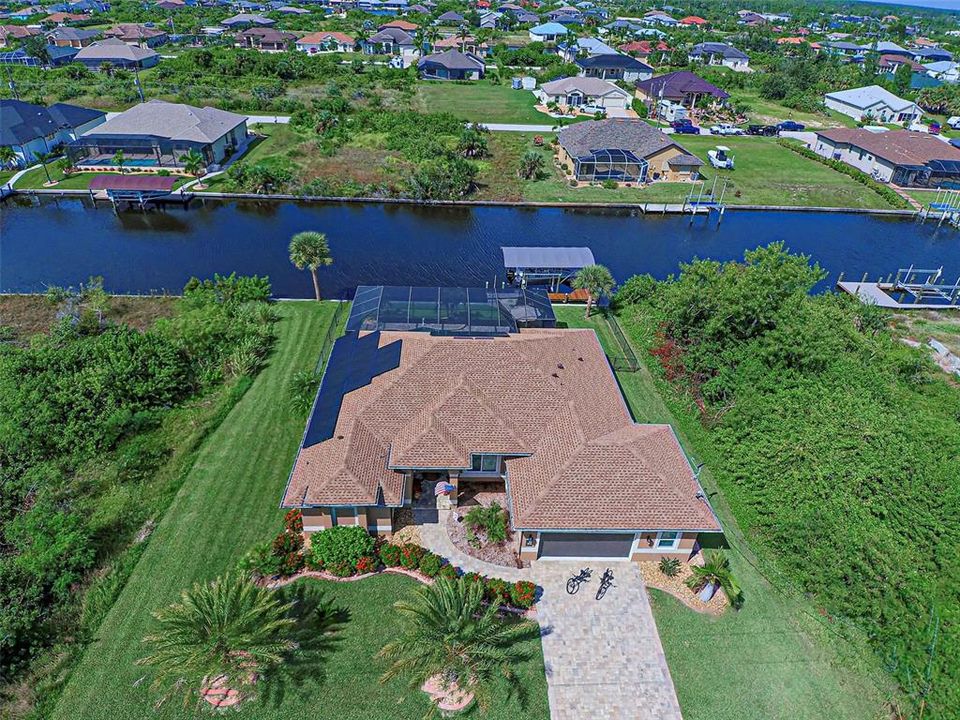 Activo con contrato: $699,900 (3 camas, 2 baños, 2056 Pies cuadrados)