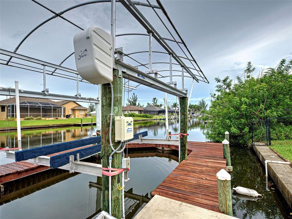 Activo con contrato: $699,900 (3 camas, 2 baños, 2056 Pies cuadrados)