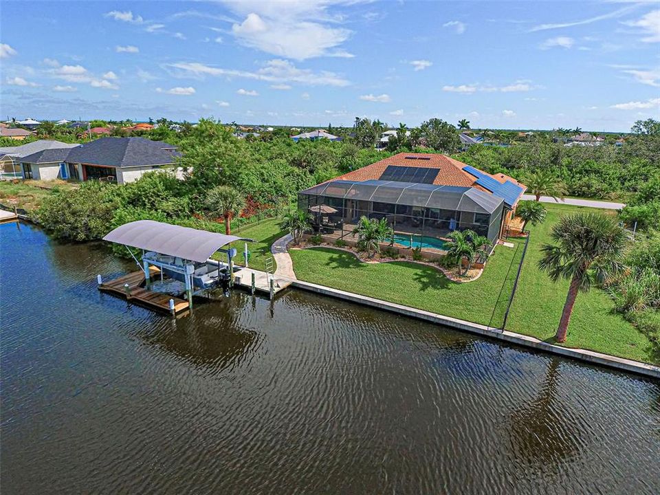 Activo con contrato: $699,900 (3 camas, 2 baños, 2056 Pies cuadrados)