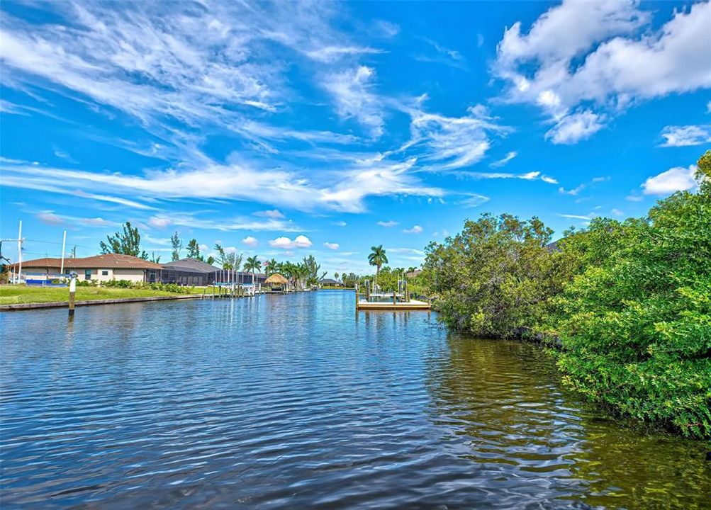 Activo con contrato: $699,900 (3 camas, 2 baños, 2056 Pies cuadrados)