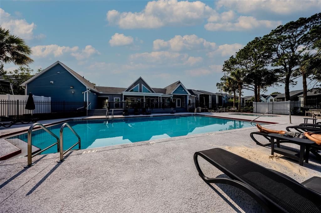 Под контрактом: $135,000 (1 спален, 1 ванн, 645 Квадратных фут)