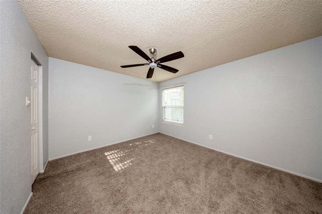 Под контрактом: $135,000 (1 спален, 1 ванн, 645 Квадратных фут)