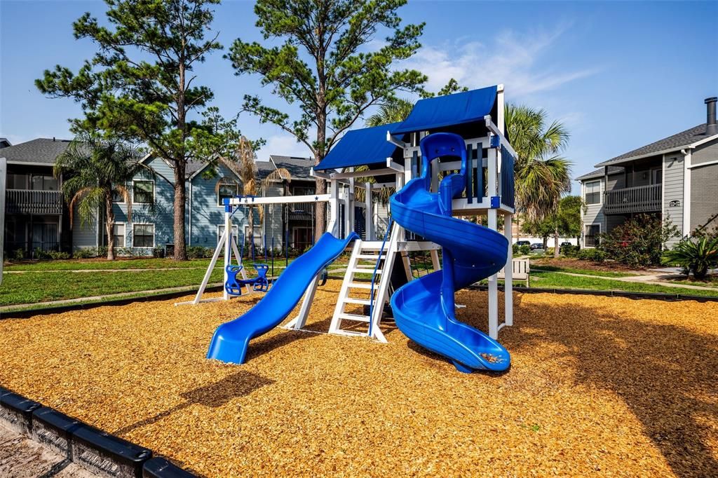 Под контрактом: $135,000 (1 спален, 1 ванн, 645 Квадратных фут)